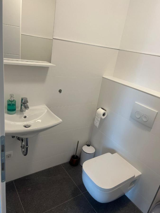 Apartmani Lana ราบ ภายนอก รูปภาพ