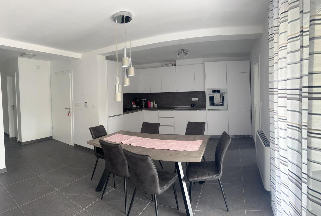 Apartmani Lana ราบ ภายนอก รูปภาพ